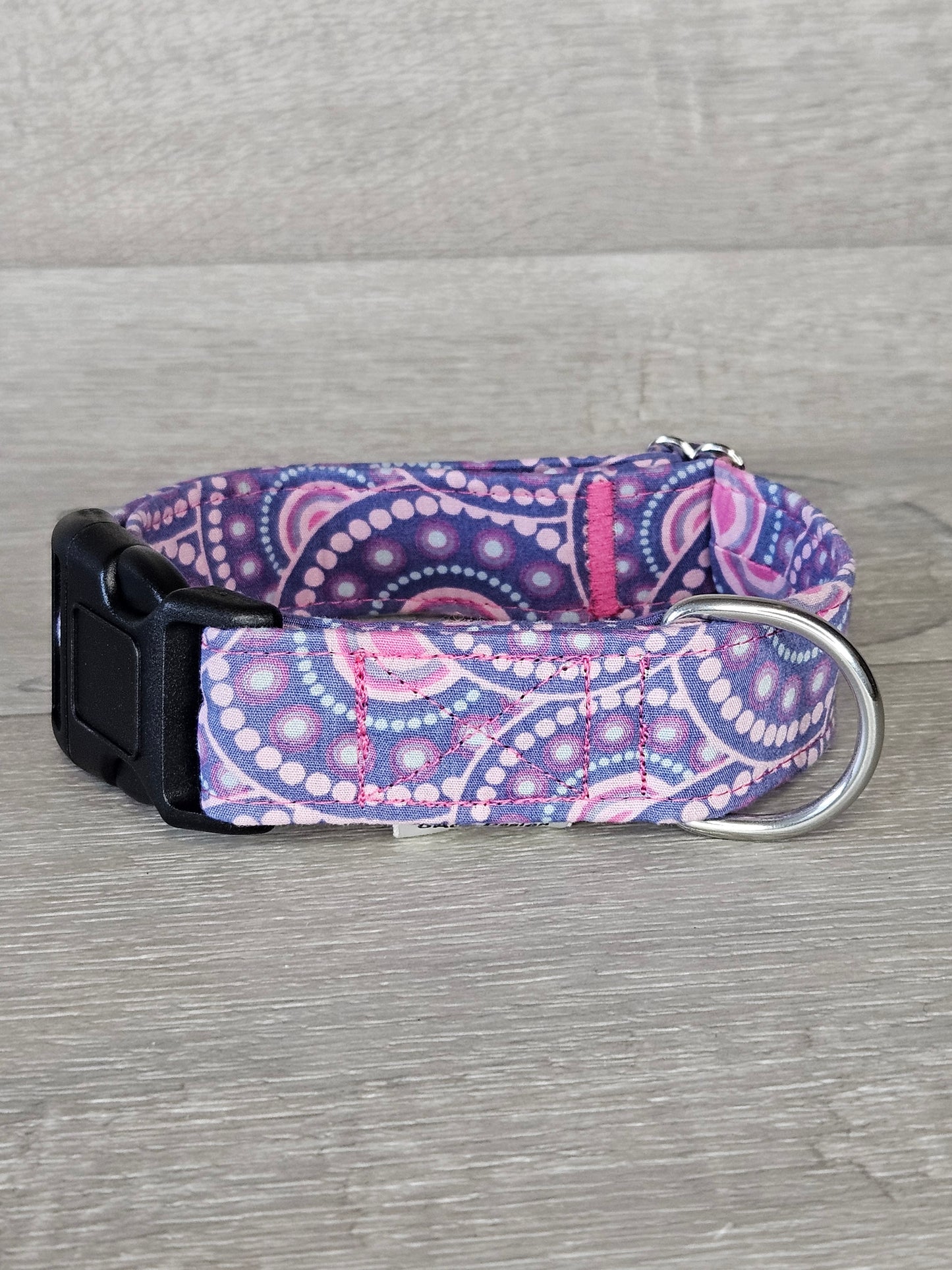 Hundehalsband Farbenfroh Halsumfang 30-45 cm, lila, waschbar, verstellbar, handmade - bacai-design.de