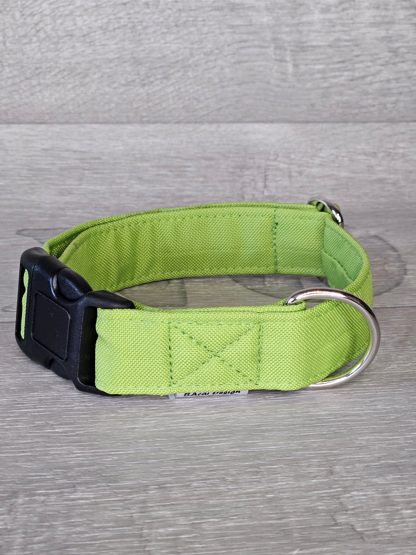 Halsband WuffWizard Halsumfang 31-50 cm, Farbe grün, waschbar, verstellbar - bacai-design.de