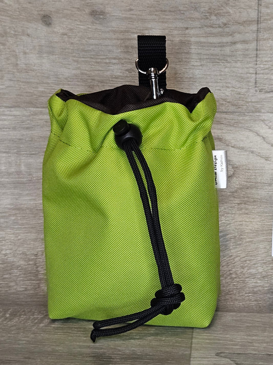 Snackbeutel, verschließbar, Außenfarbe grün, Innenfarbe schwarz - bacai-design.de