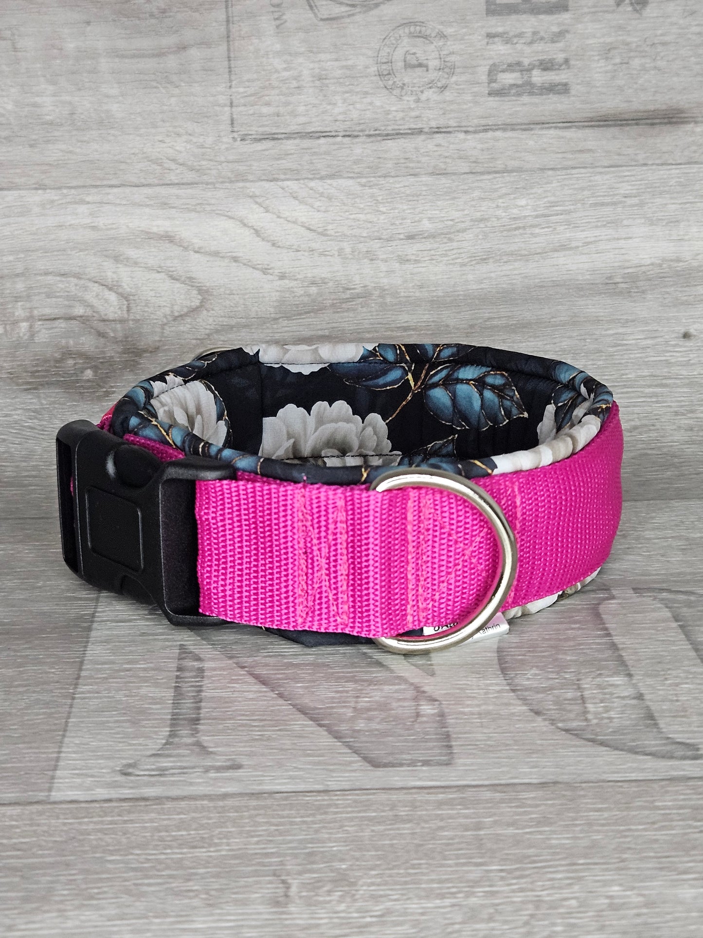 Hundehalsband Soft Midnight Bloom Halsumfang 43-46 cm blaue Blumen mit pink - bacai-design.de