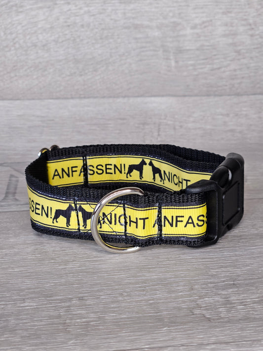 Hundehalsband SignalProtect Halsumfang 28-47 cm, gelb-schwarz mit Schriftzug, waschbar, verstellbar, handmade - bacai-design.de
