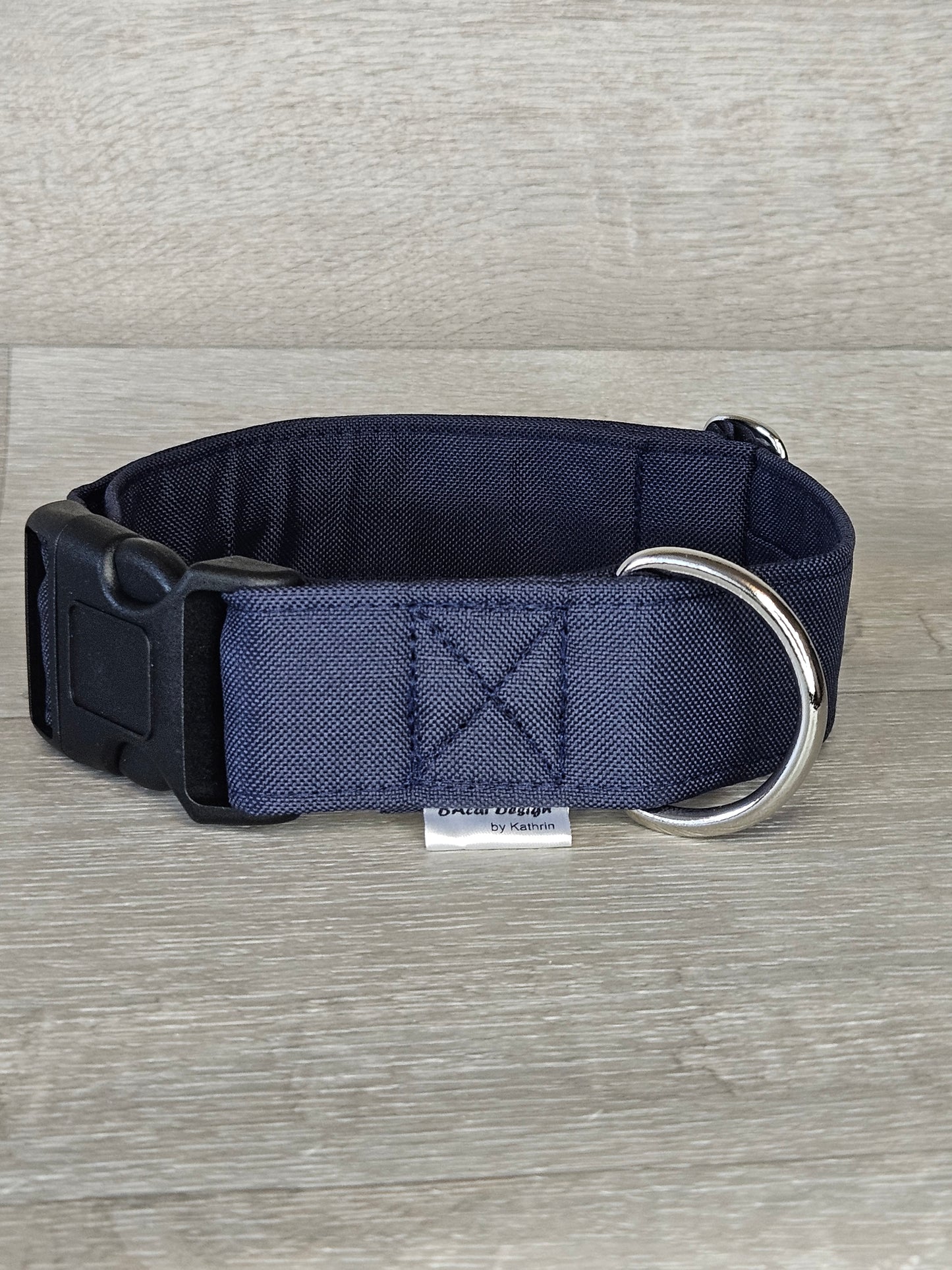 Halsband Dark Halsumfang 37-59 cm, schwarzer Stoff, verstellbar, waschbar, handgemacht - bacai-design.de